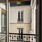 Elegant Parisian Apartment, Marais-Bastille