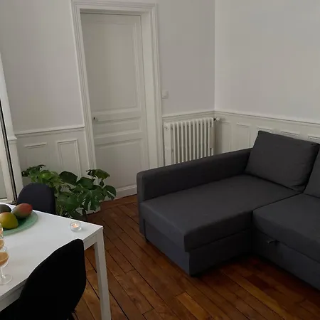 Elegant Parisian Apartment, Marais-bastille